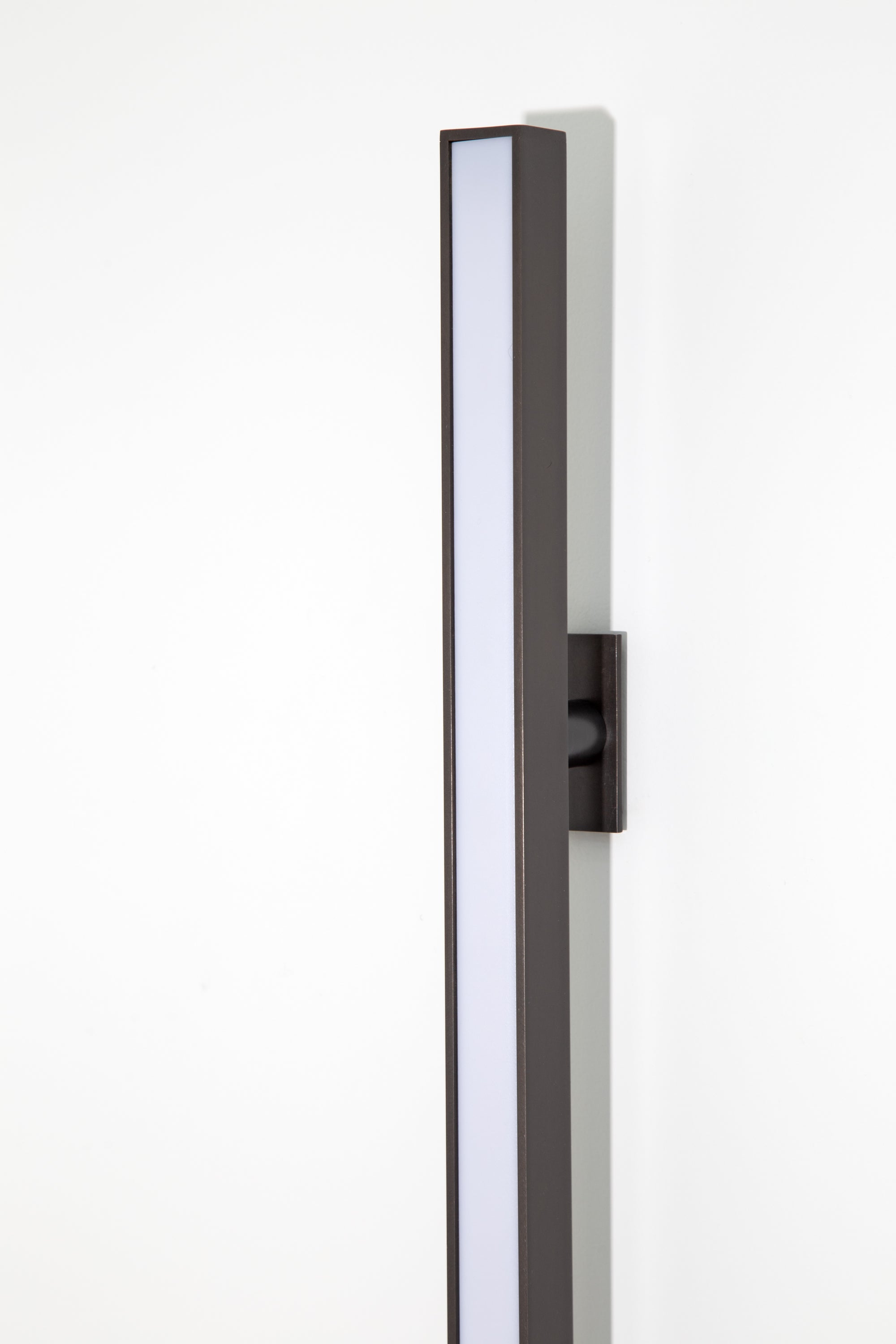 Lateral Wall Light