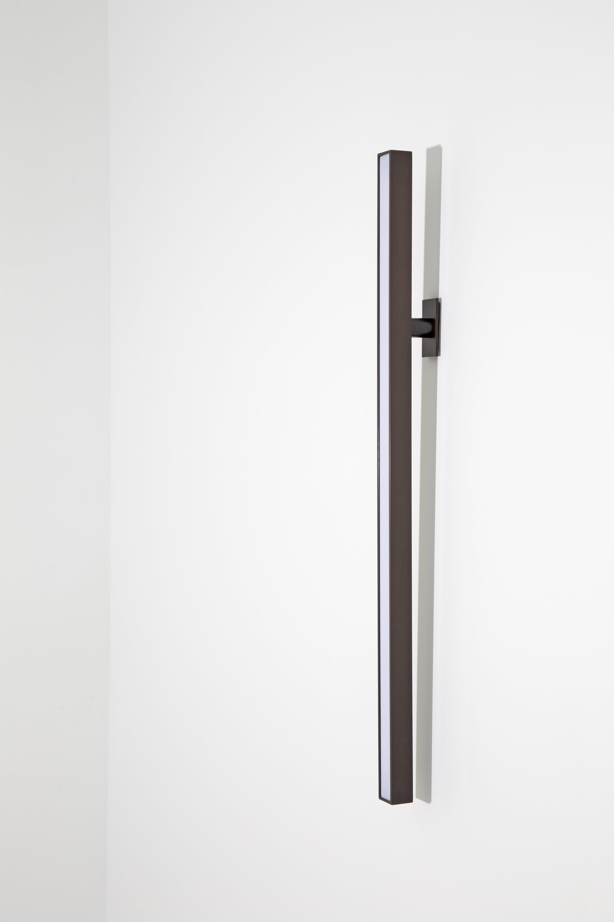 Lateral Wall Light