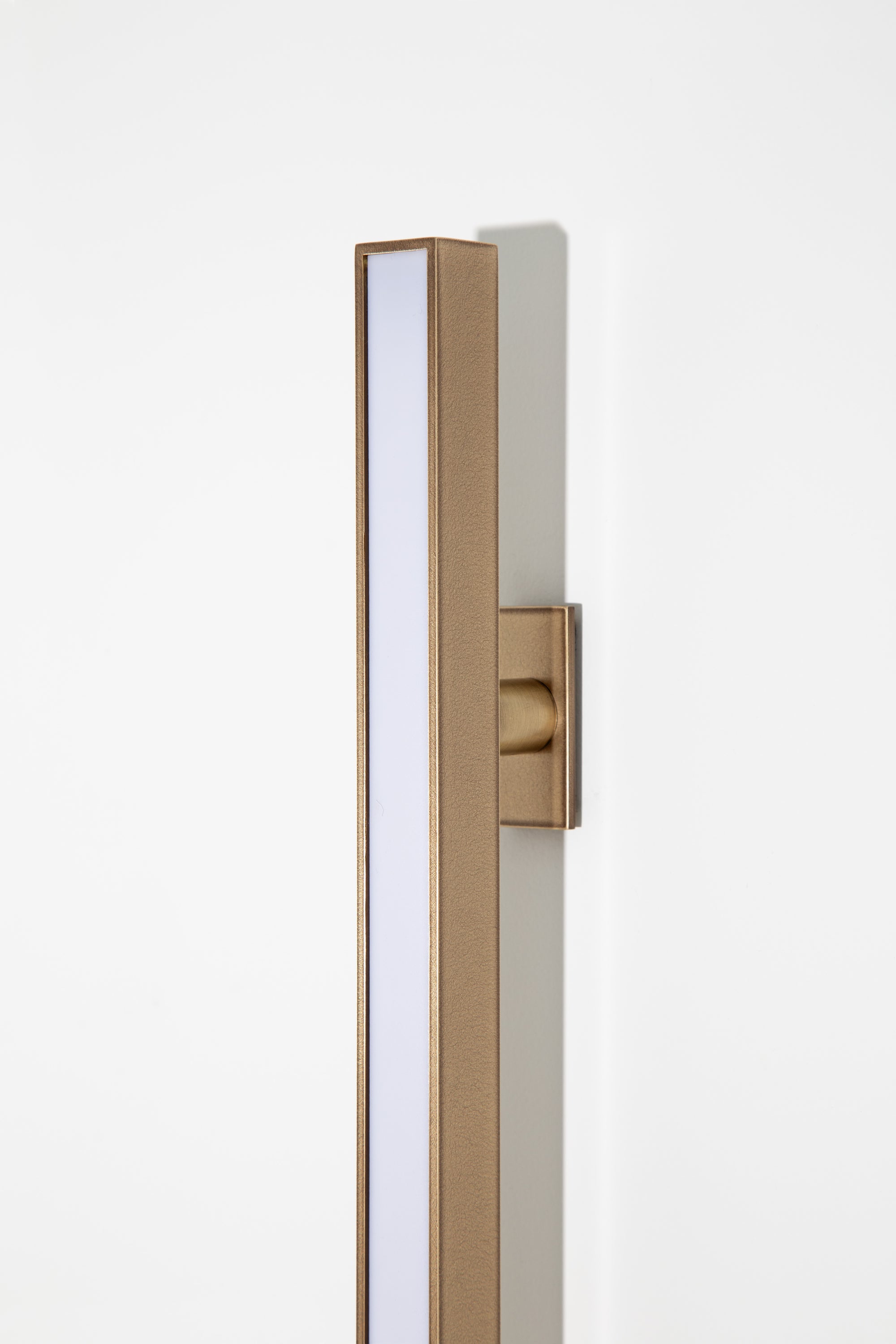 Lateral Wall Light