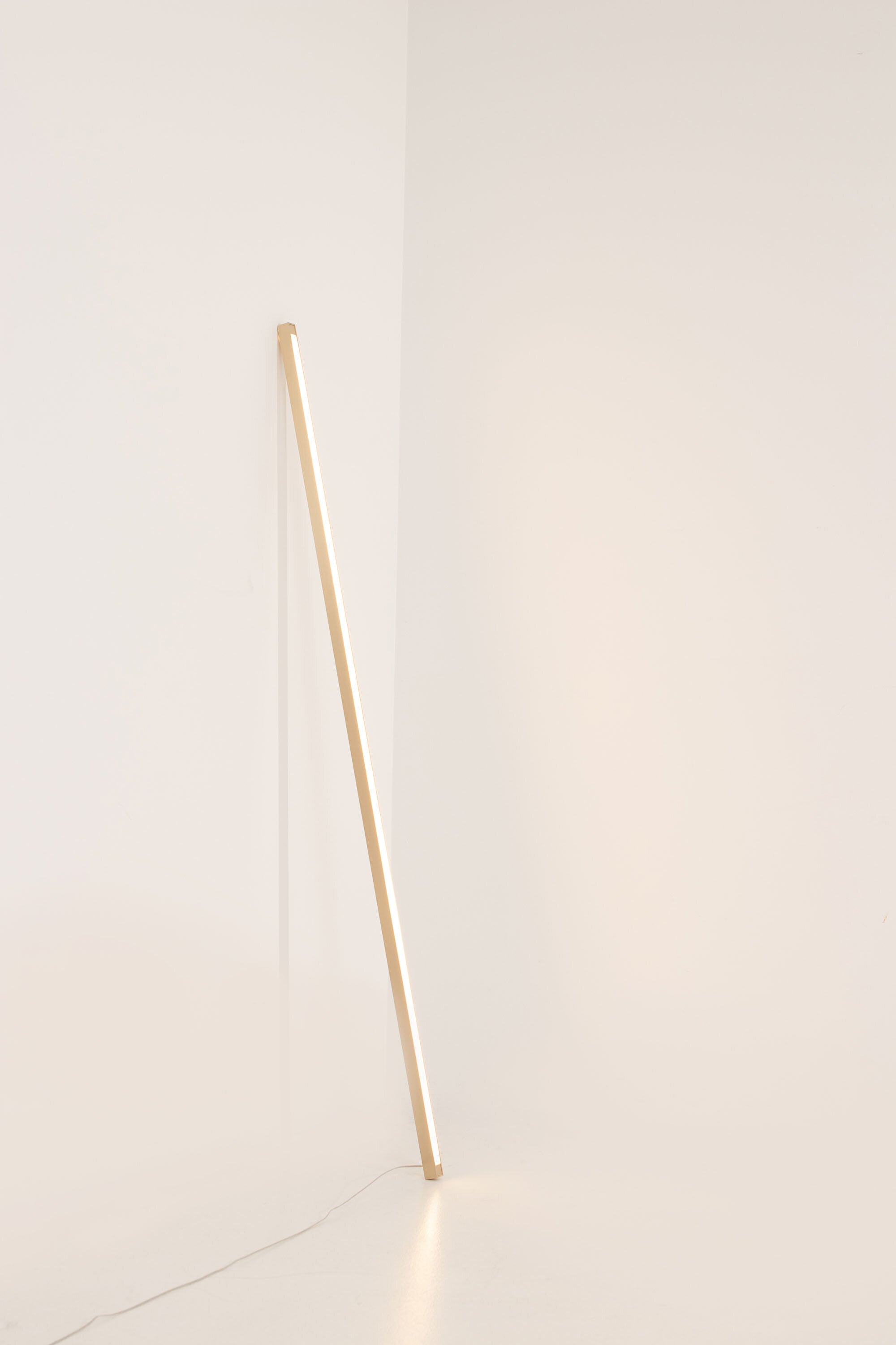 Seamless Lateral Light